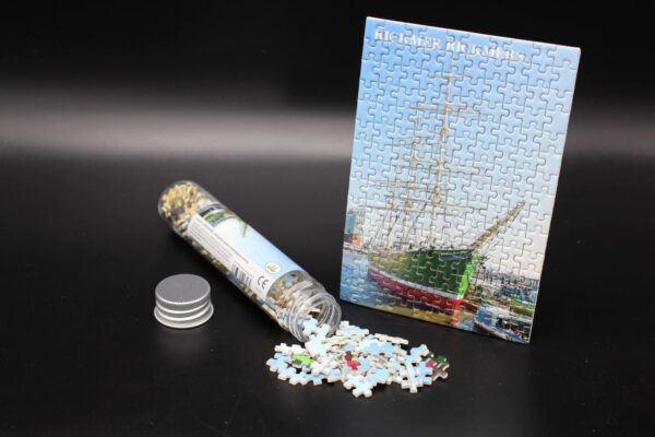 Micro-Puzzle "RICKMER RICKMERS"